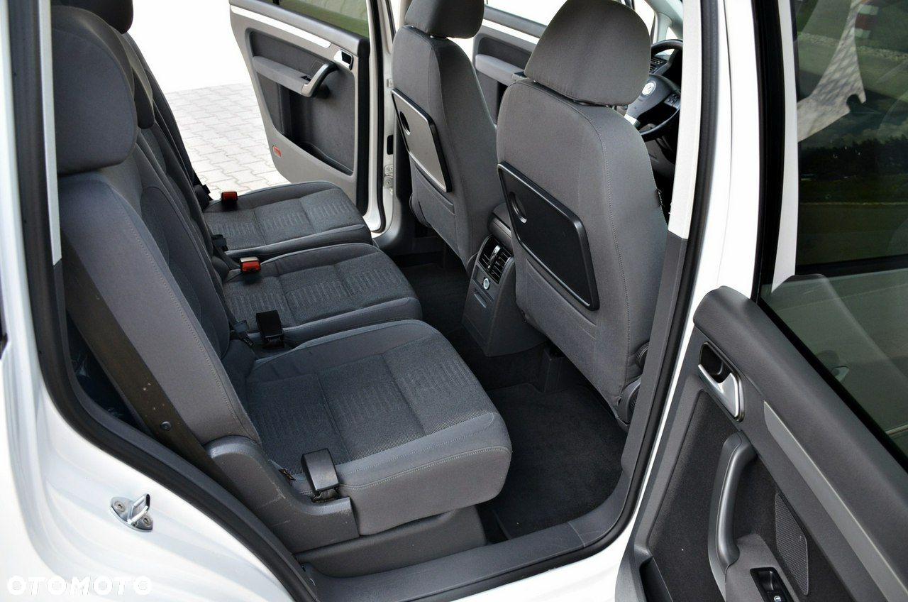 Volkswagen Touran - 19