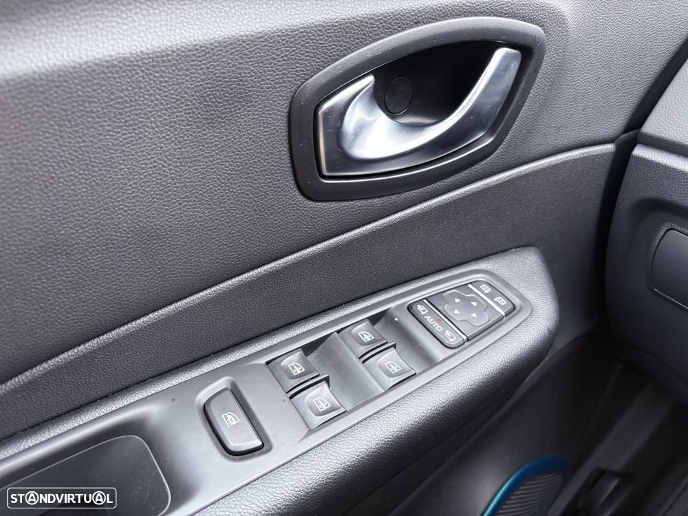 Renault Captur ENERGY TCe 120 EDC Experience - 36