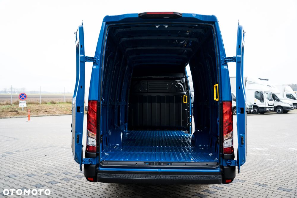 Iveco 35S18H V 3.0 Diesel 180 KM MT6 Furgon L4H2 - 19