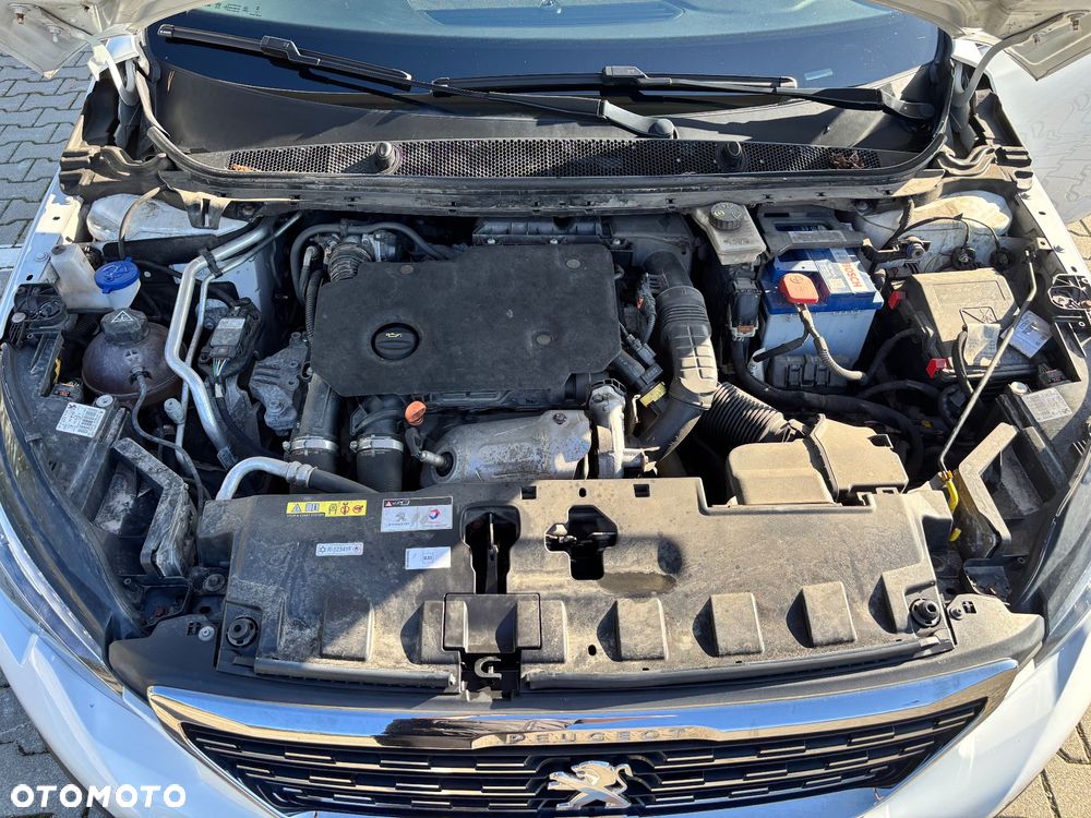 Peugeot 308 1.5 BlueHDi Allure S&S EAT8 - 19