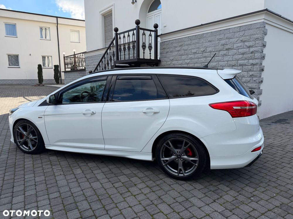 Ford Focus 1.5 EcoBoost ST-Line - 15