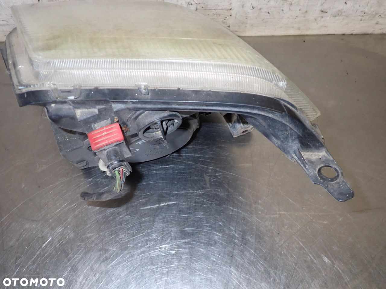 LAMPA PRAWA PRZEDNIA CITROEN C2 1.4 9680128180 - 3