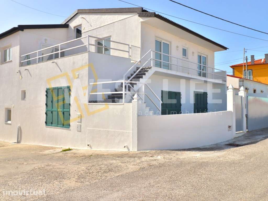 Moradia T3+3 com amplos estúdios - Terraço e churrasqueira -Ótima e... - Grande imagem: 2/23