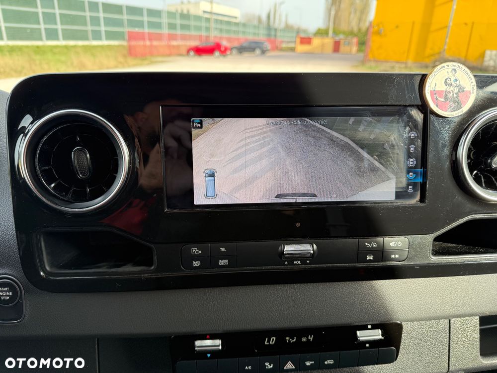 Mercedes-Benz Sprinter - 22