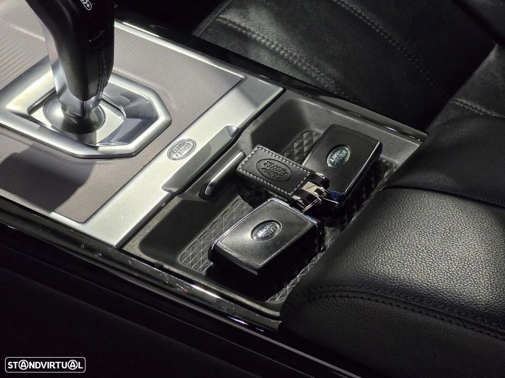 Land Rover Range Rover Evoque 1.5 P300e AWD Auto - 39