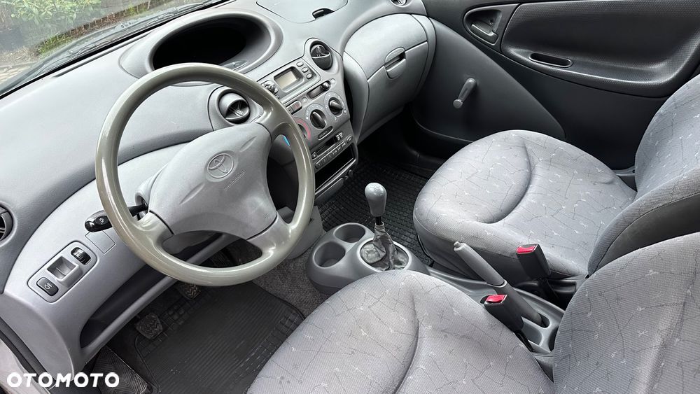 Toyota Yaris - 11