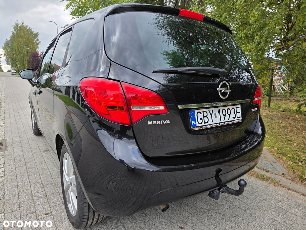 Opel Meriva ver-1-4-t-design-edition - 9