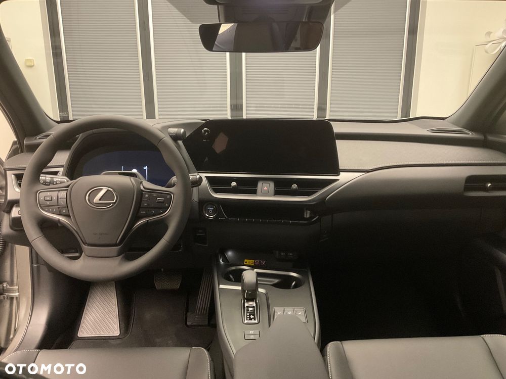 Lexus UX 300h F Sport Design - 6