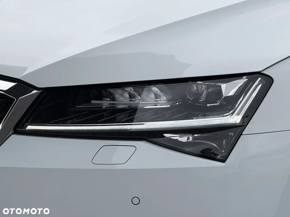 Skoda Superb 2.0 TDI SCR Style DSG - 8