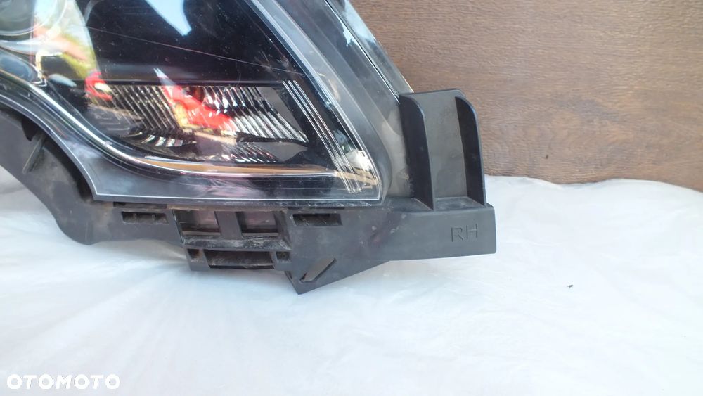 Lampa przednia prawa Opel Zafira C - 5