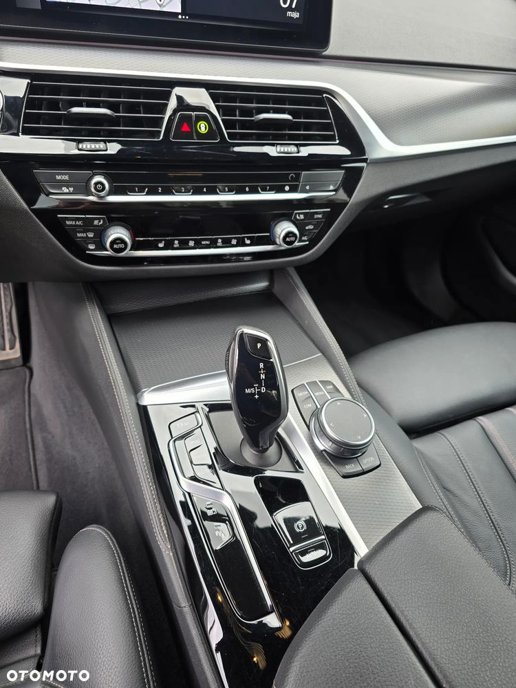 BMW Seria 5 530e M Sport sport - 19