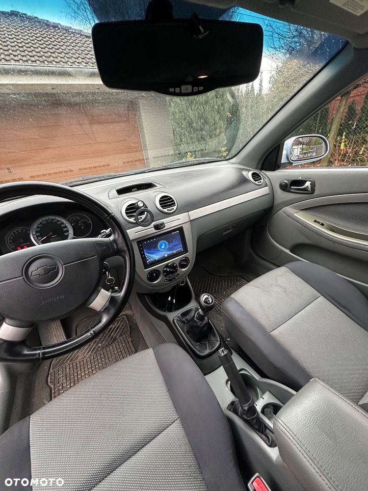 Chevrolet Nubira - 13