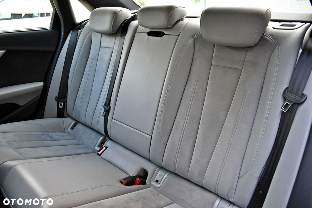 Audi A4 Limousine 2.0 TFSI ultra Sport S tronic - 12