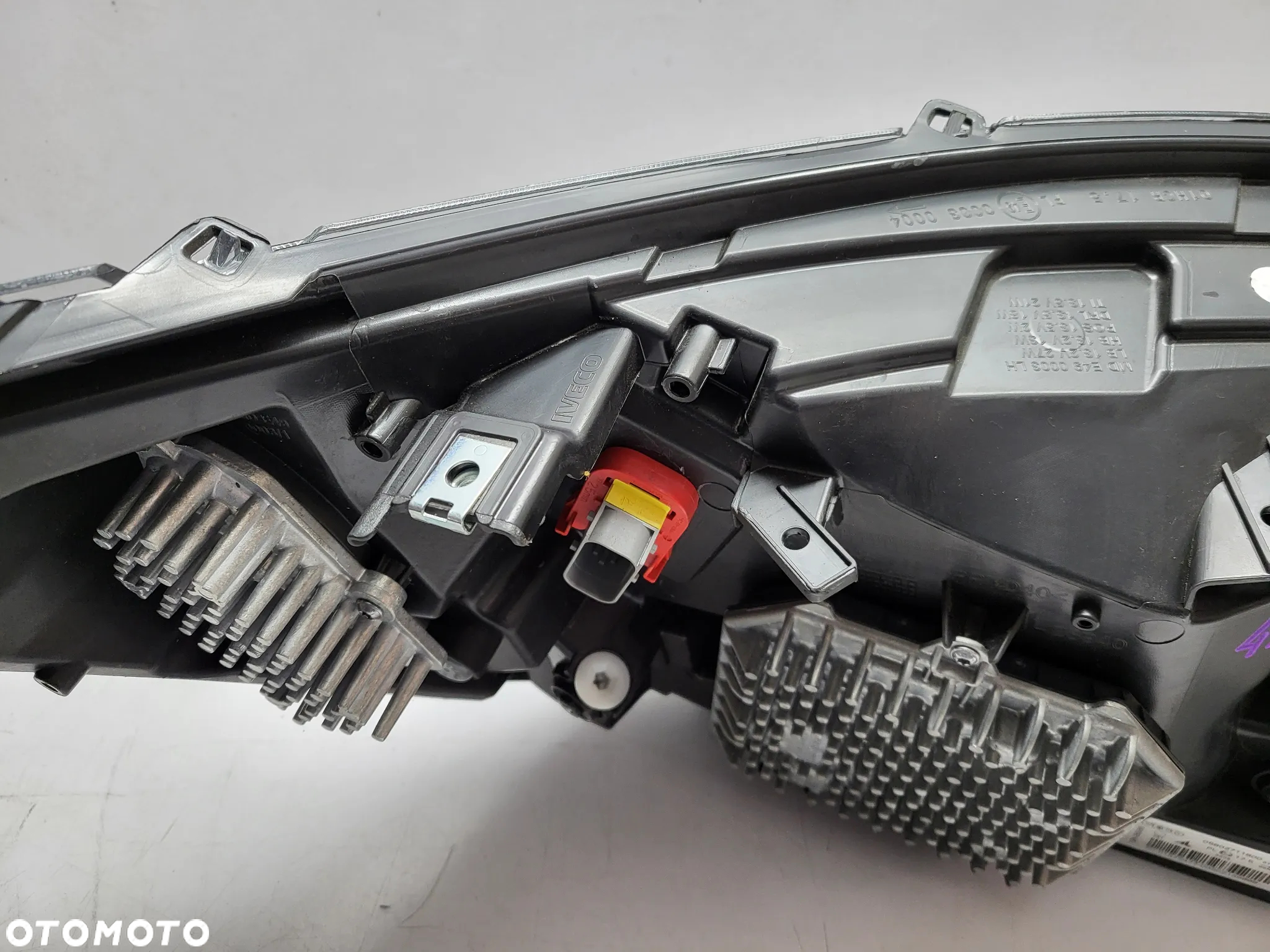 IVECO DAILY IV LIFT REFLEKTOR LAMPA PRZEDNIA LEWA FULL LED 19- 05802711800 - 8