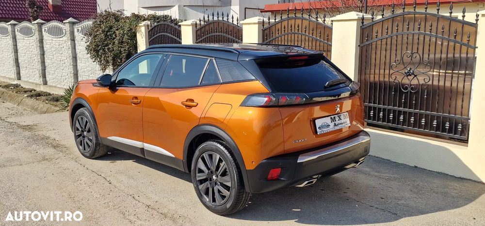 Peugeot 2008 1.2 L PureTech STT EAT8 GT Line - 4