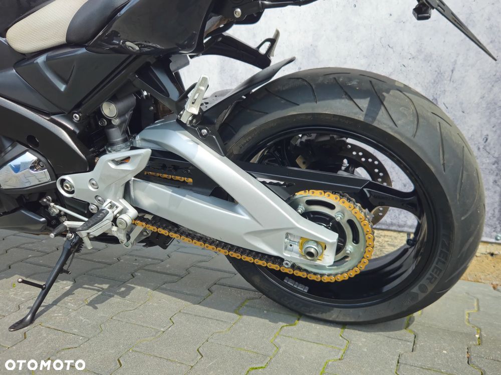 Suzuki GSX - 21
