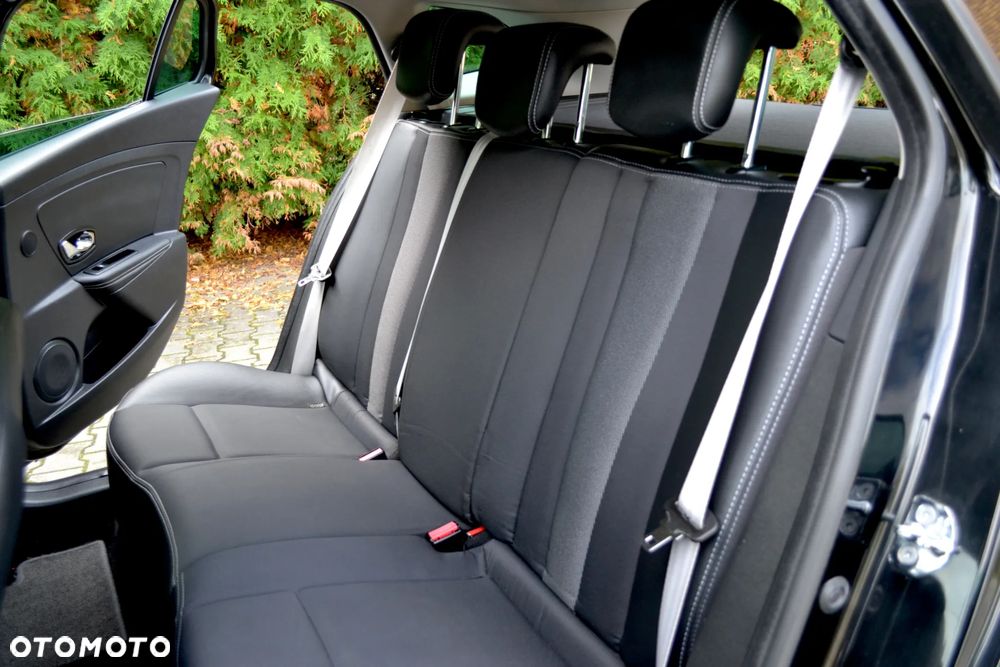 Renault Megane ENERGY dCi 130 Start & Stop Bose Edition - 23