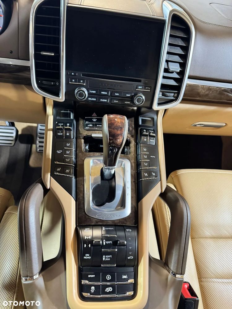 Porsche Cayenne - 15