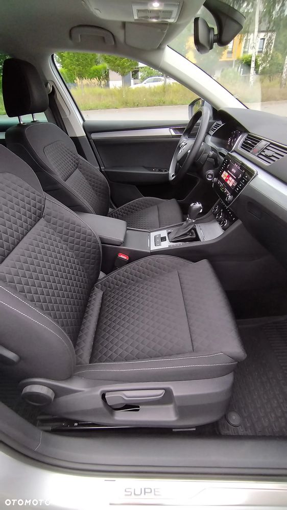 Skoda Superb 2.0 TDI SCR Ambition DSG - 18