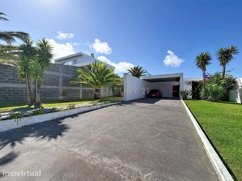 Moradia Contemporânea com Vista Mar, Jardim e Ampla Zona Exterior! - Grande imagem: 4/60