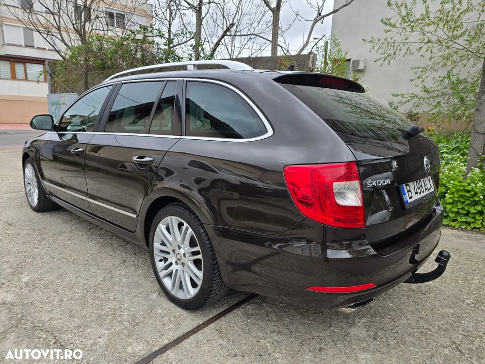 Skoda Superb 2.0 TDI 4X4 Elegance - 14