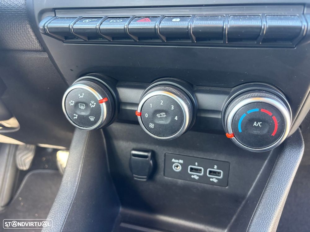 Renault Clio 1.5 Blue dCi Evolution - 12