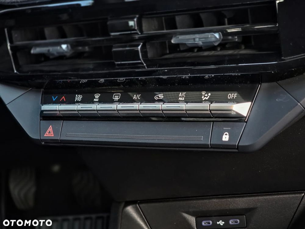 Renault Clio TCe 115 Evolution - 22