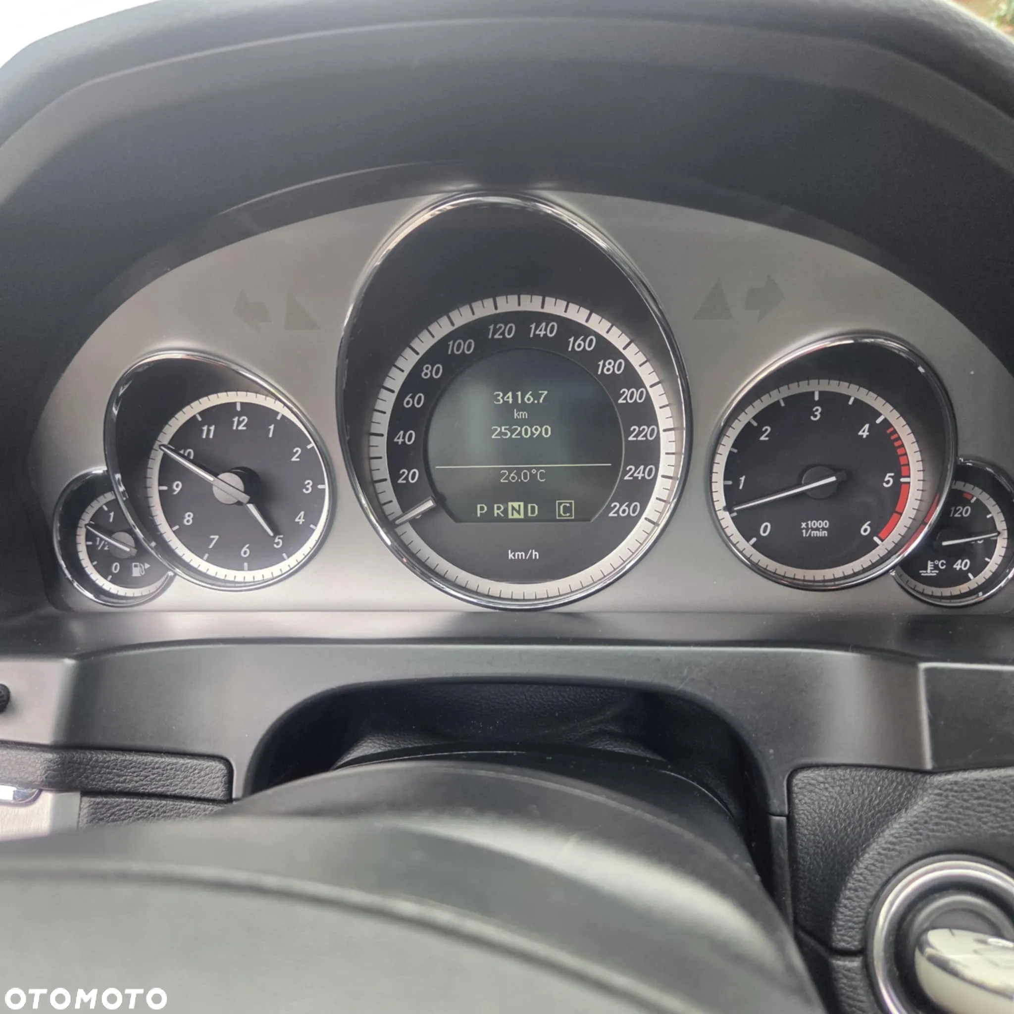 Mercedes-Benz Klasa E 350 CDI BlueEff - 16