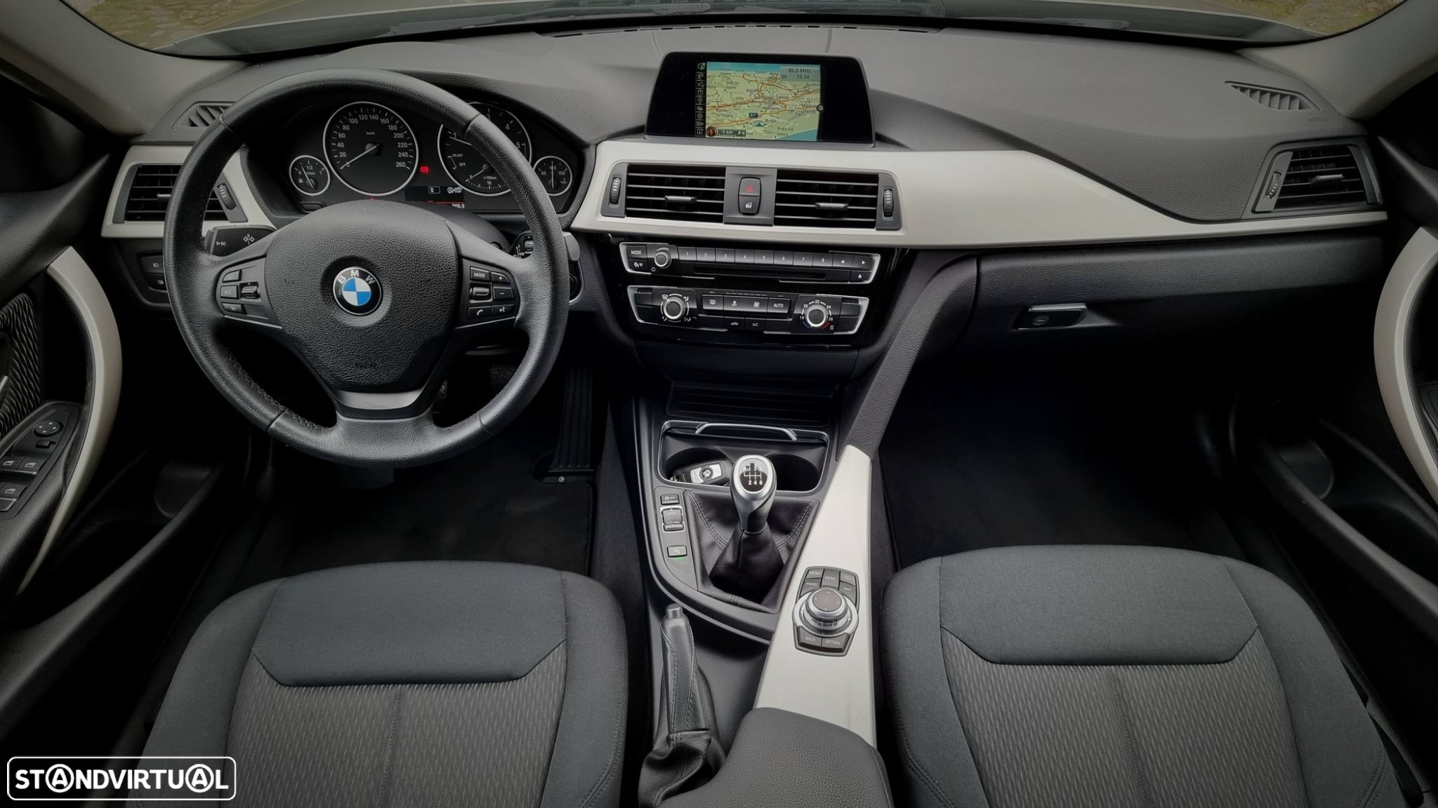 BMW 318 d Touring Advantage - 9