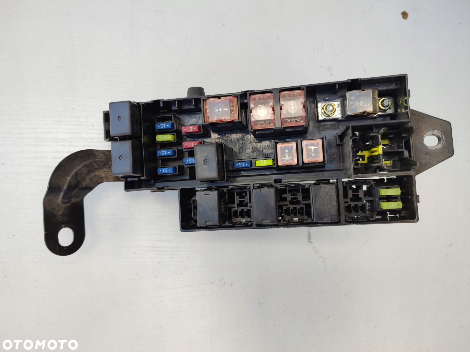 Skrzynka bezpieczników SUBARU IMPREZA II LIFT GD 2.0B 03-06 82231FE000 - 2