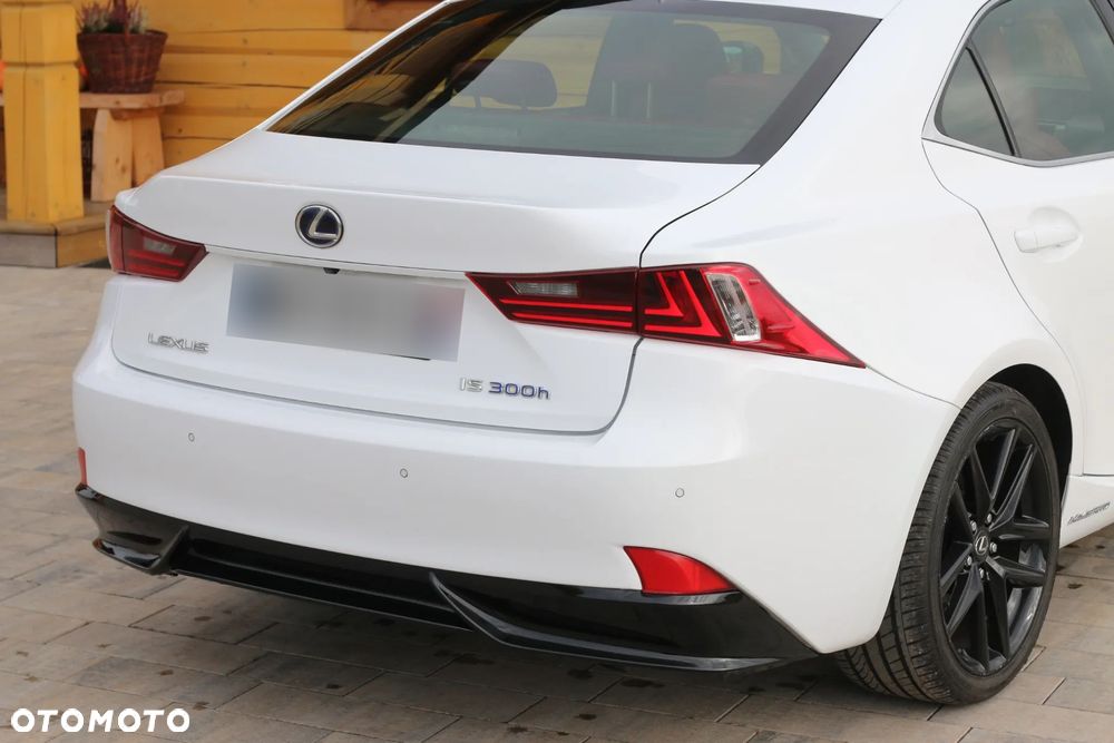 Lexus IS 300h F Sport - 15