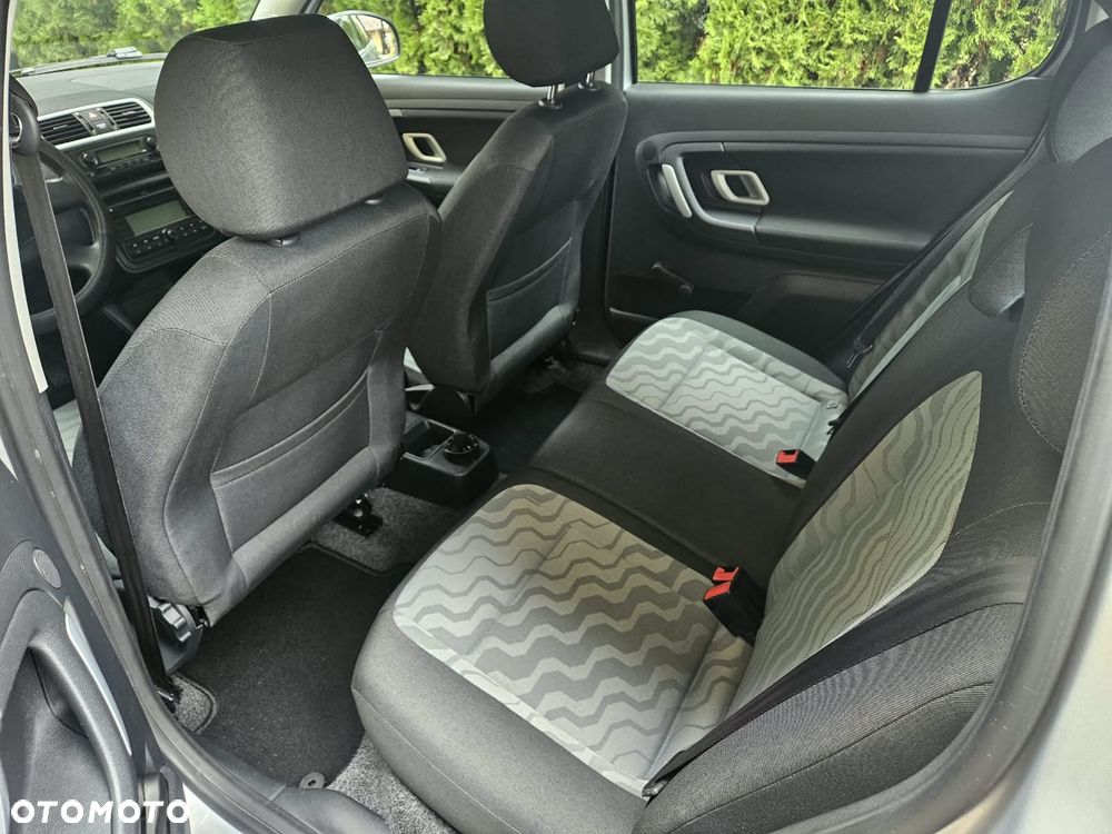 Skoda Fabia 1.6 16V Ambiente - 14