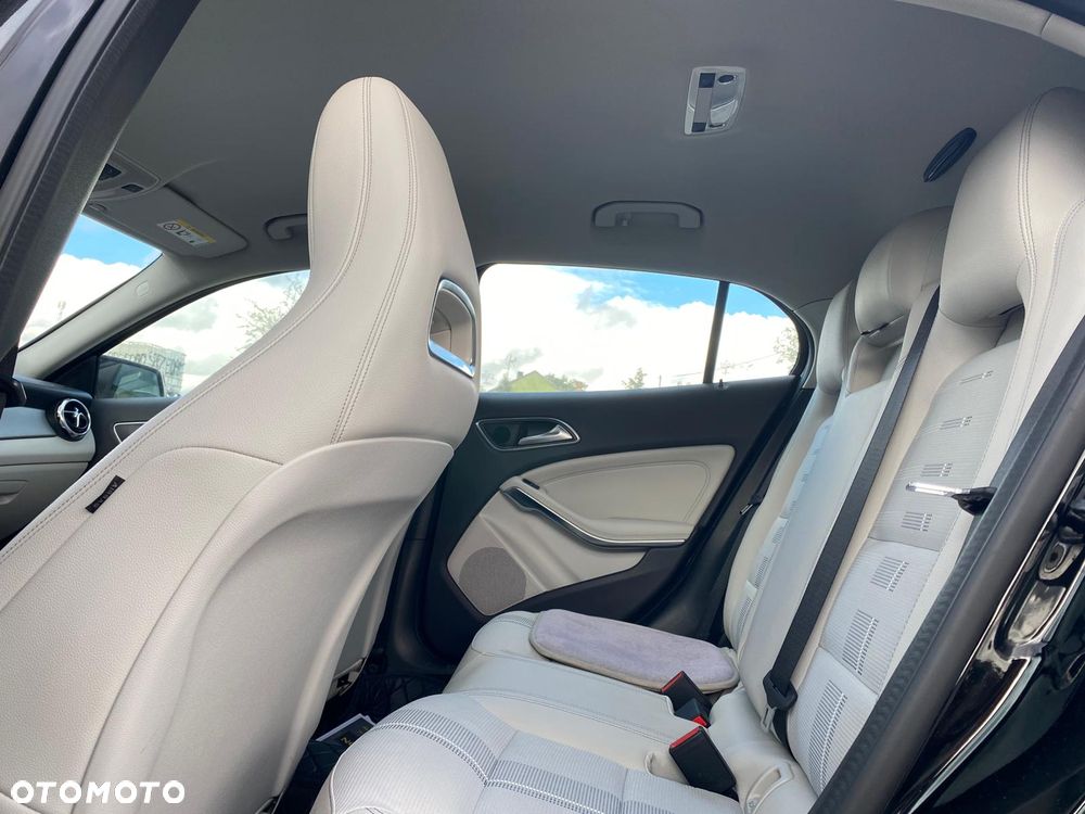 Mercedes-Benz GLA 250 4Matic 7G-DCT AMG Line - 6