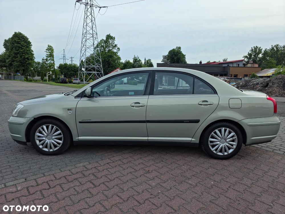 Toyota Avensis 2.0 D-4D Sol - 3