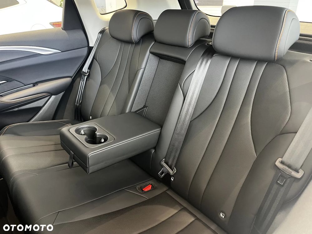 BYD Sealion 5 - 17
