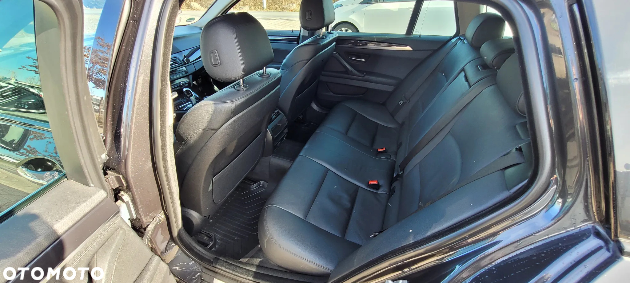 BMW Seria 5 520d xDrive - 12