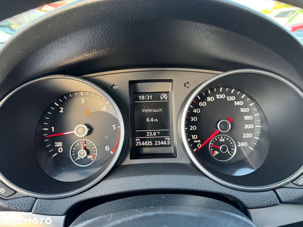 Volkswagen Golf - 23