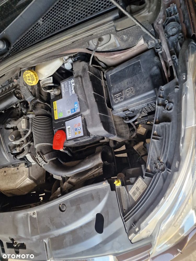 Peugeot 2008 120 VTI Allure - 24