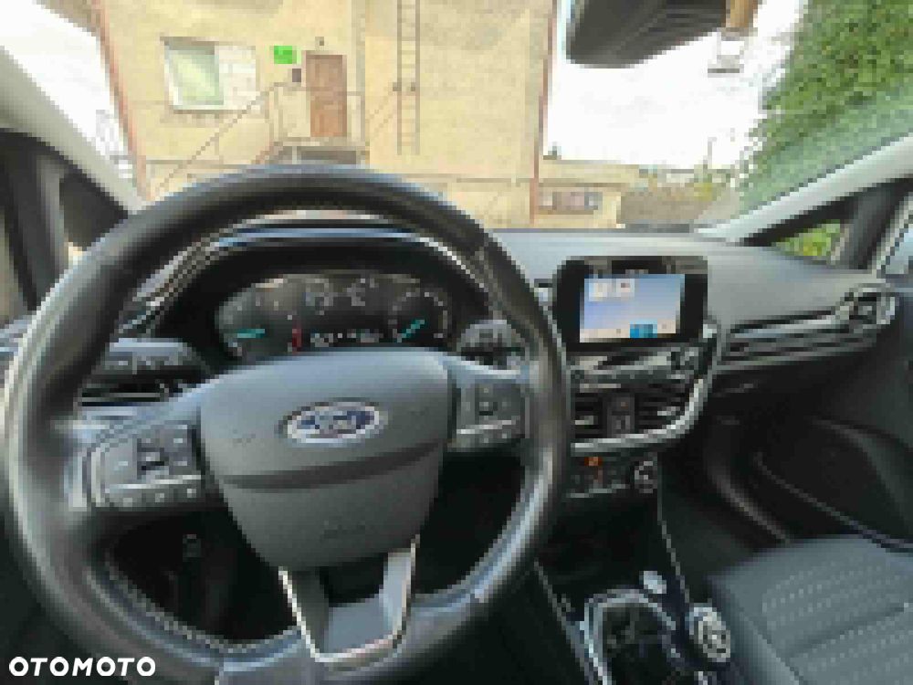 Ford Fiesta 1.1 Titanium - 24