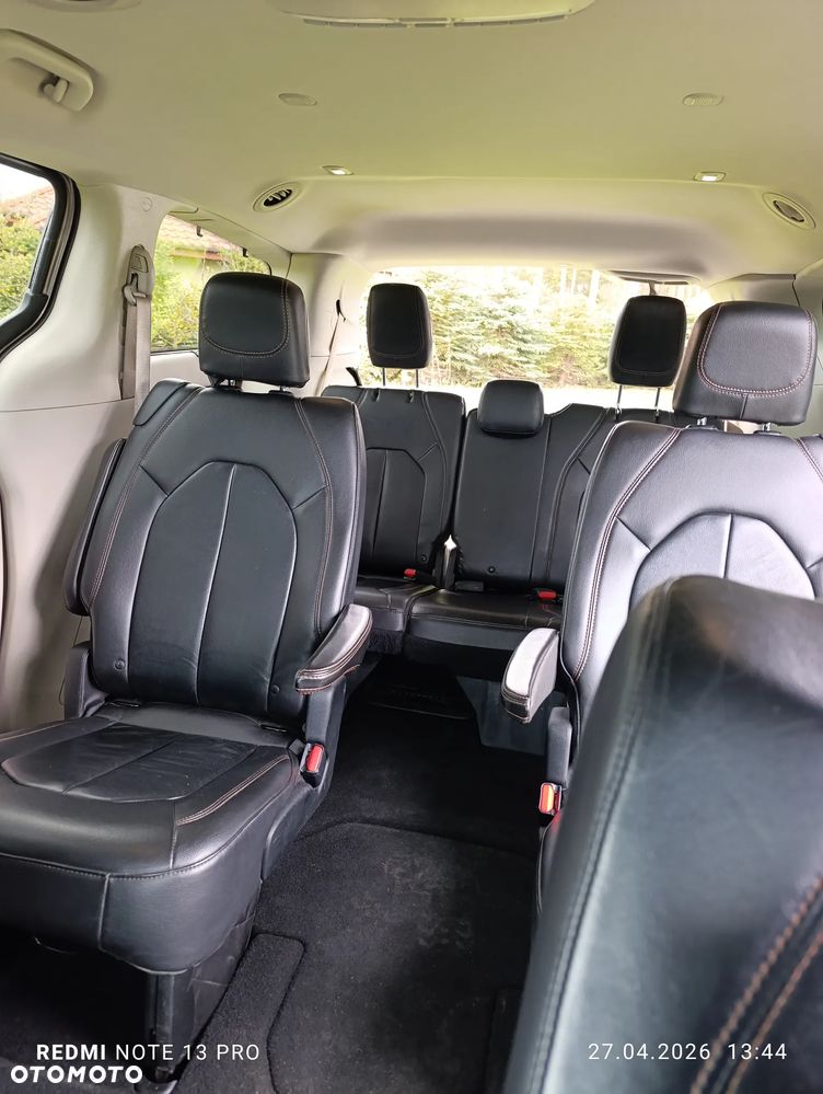 Chrysler Pacifica - 11