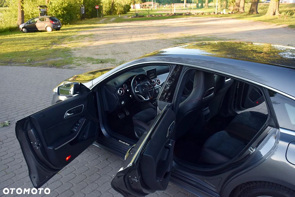 Mercedes-Benz CLA 200 7G-DCT UrbanStyle Edition - 12