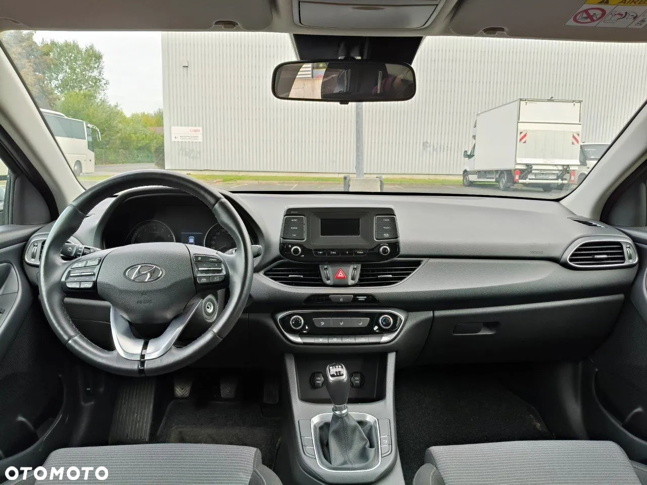 Hyundai i30 1.5 DPI Classic + - 14