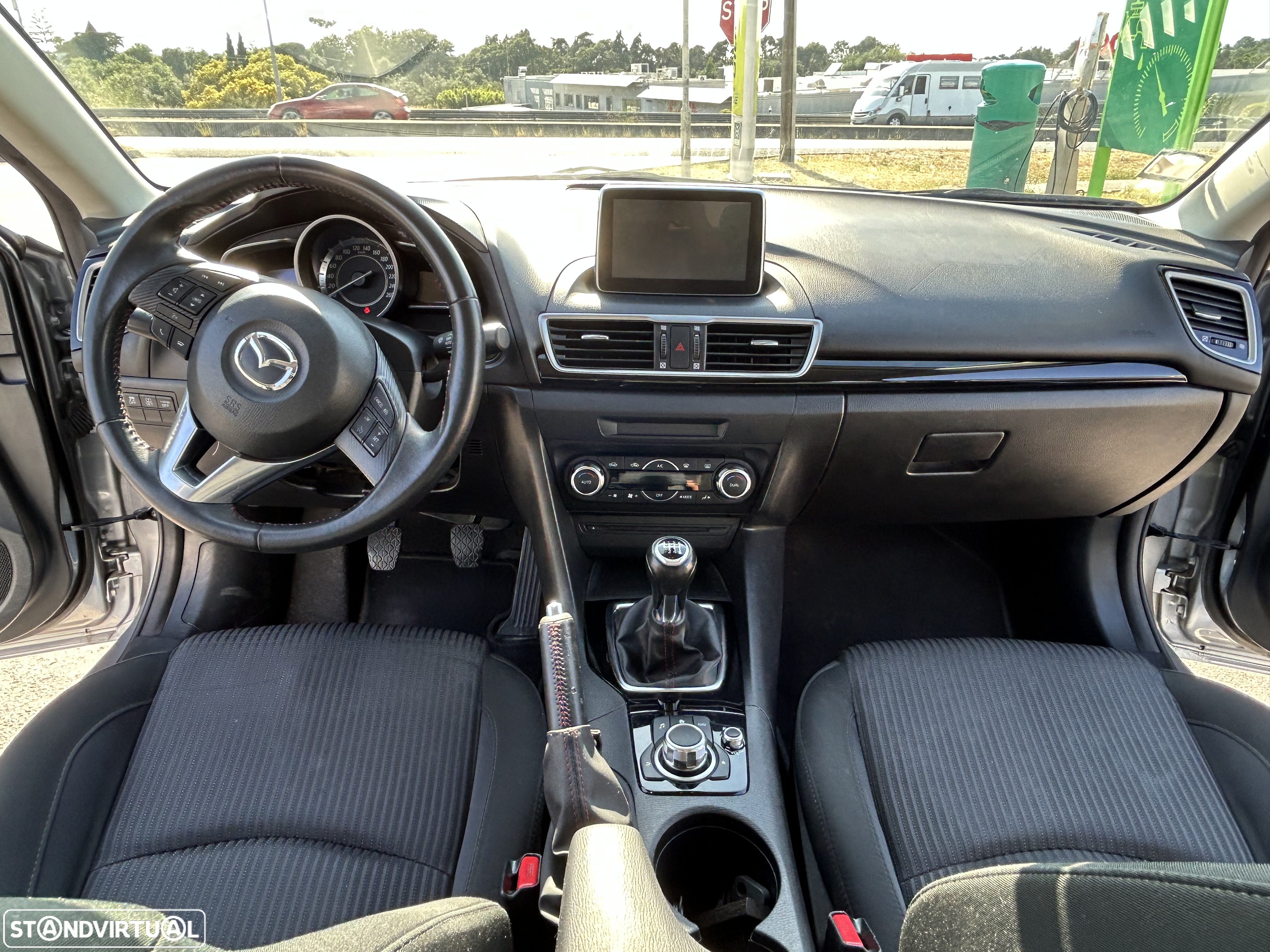 Mazda 3 1.5 Sky-G Evolve HS Navi - 35