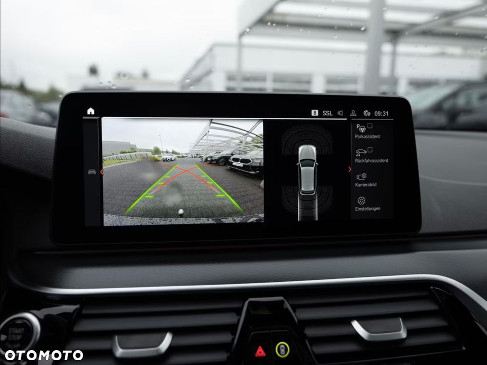 BMW Seria 5 540i xDrive - 18