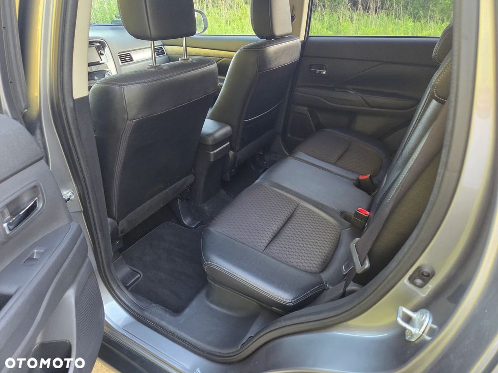 Mitsubishi Outlander 2.0 Intense + CVT - 13