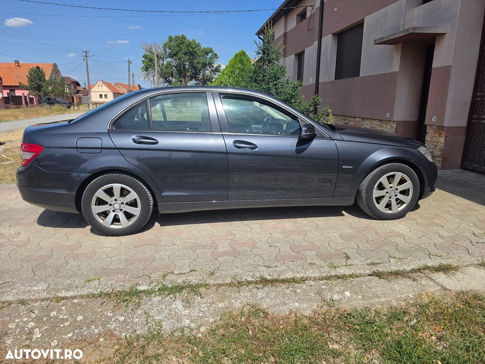 Mercedes-Benz C 200 CGI BlueEFFICIENCY - 2