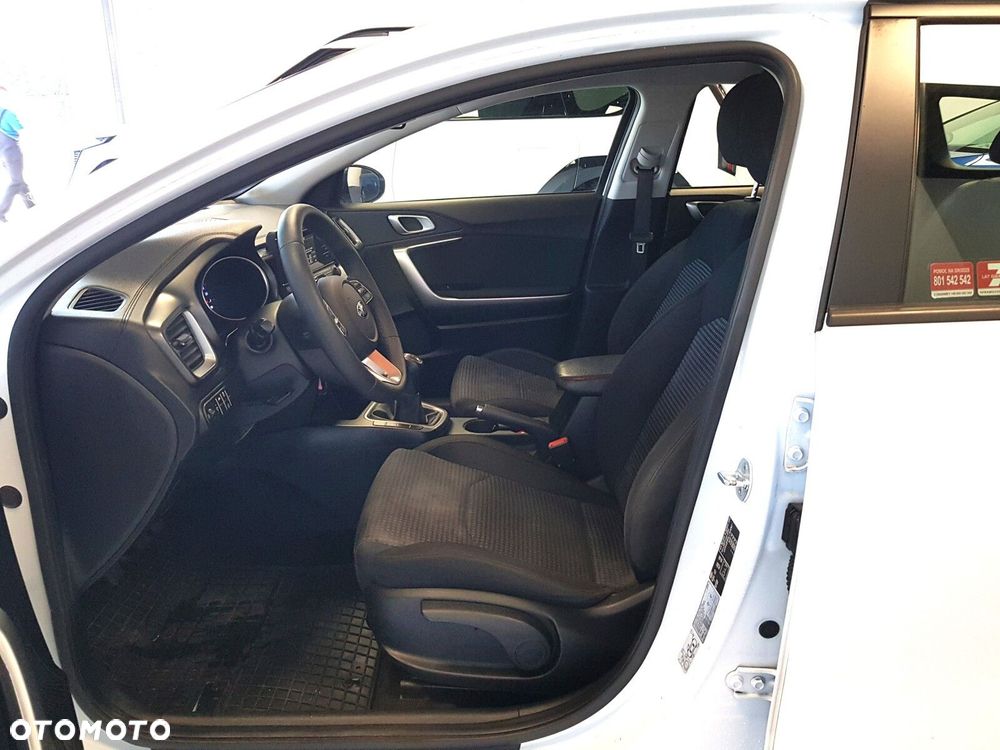 Kia Ceed - 16