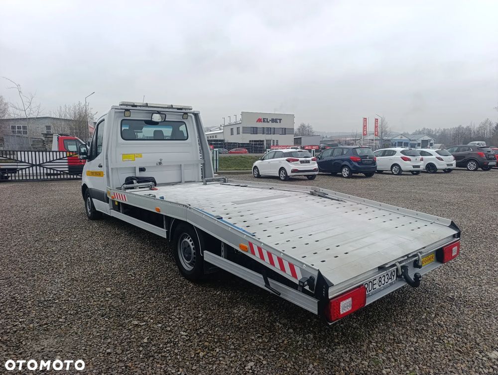 Mercedes-Benz Sprinter - 4