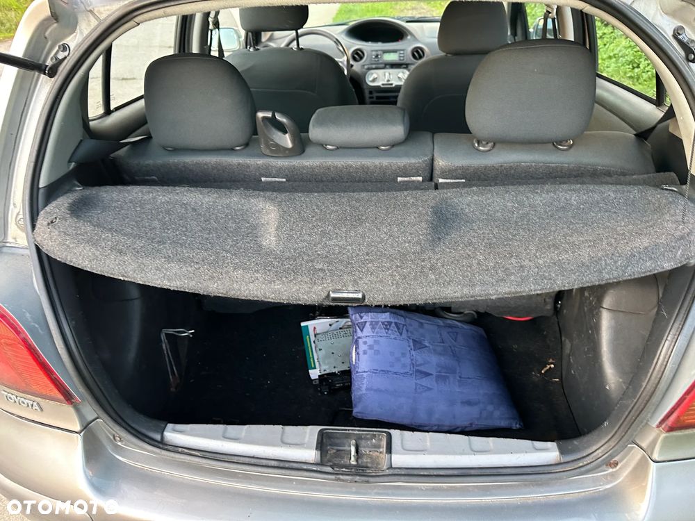 Toyota Yaris 2004 photo 5