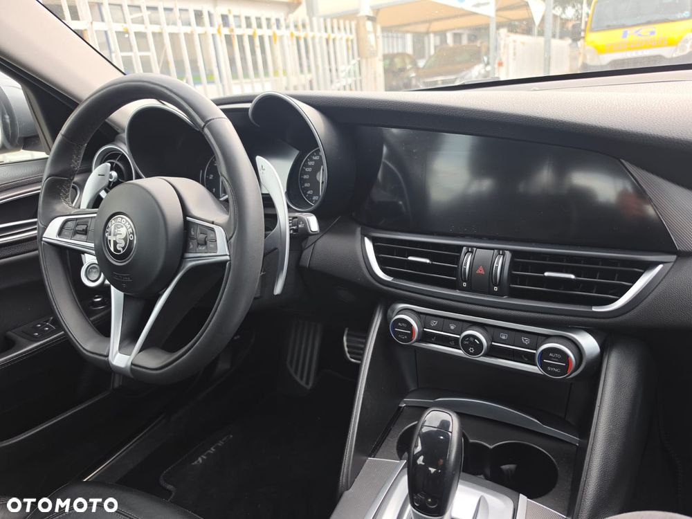 Alfa Romeo Giulia 2.2 D Turbo Veloce TI Q4 - 9